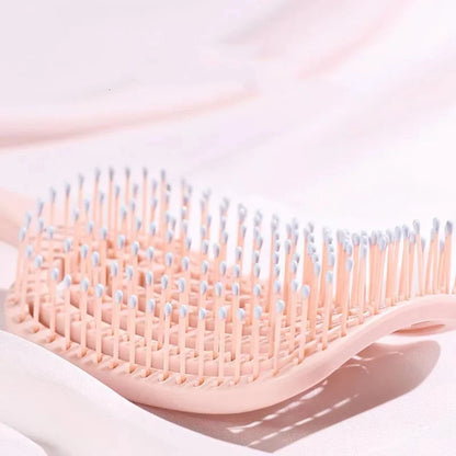 Detangle Me Brush – Soft Glide & Easy Clean