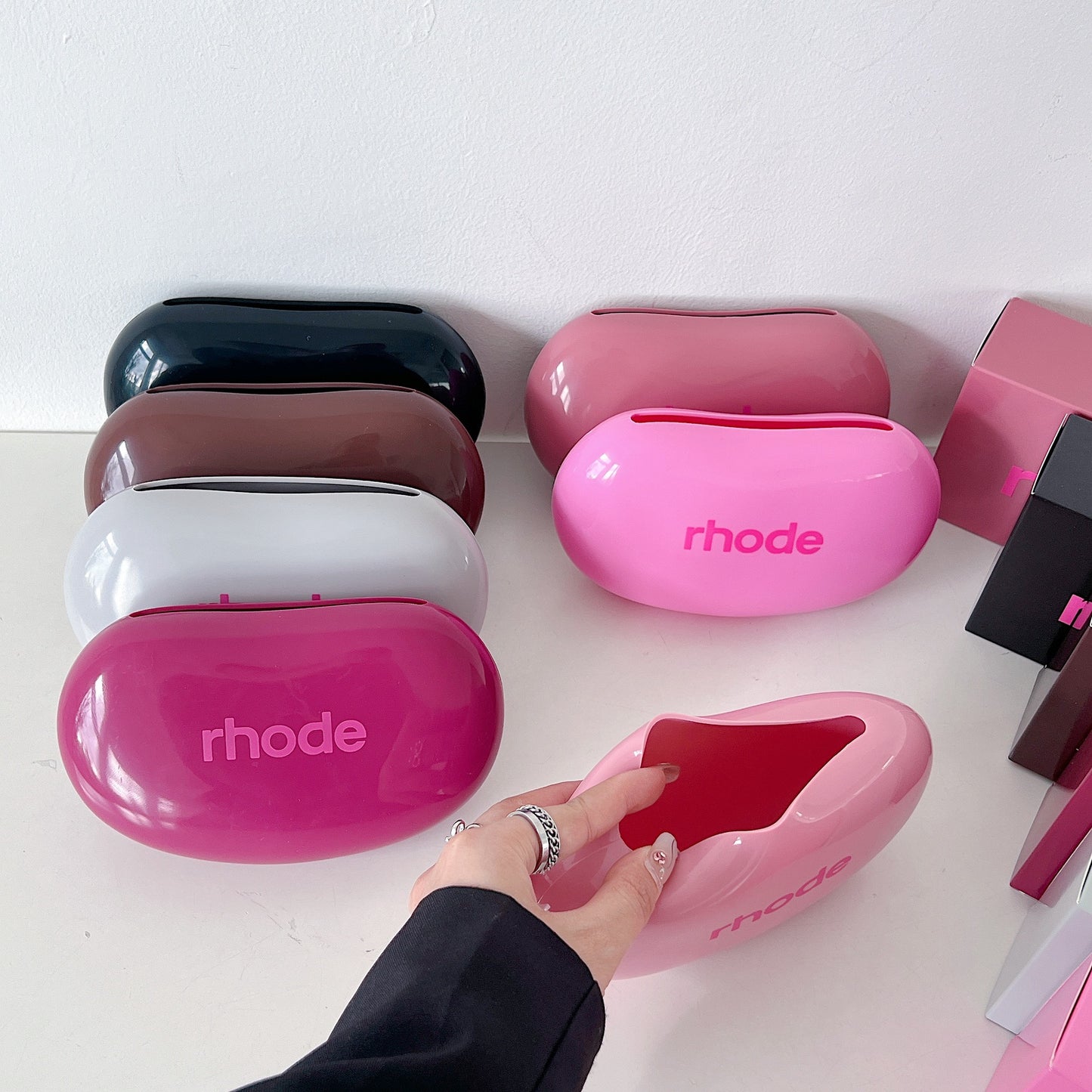 Rhode-Style Glossy Beauty Pod