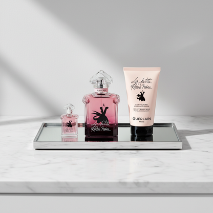 Guerlain La Petite Robe Noire Intense Gift Set — lifestyle sur plateau de coiffeuse